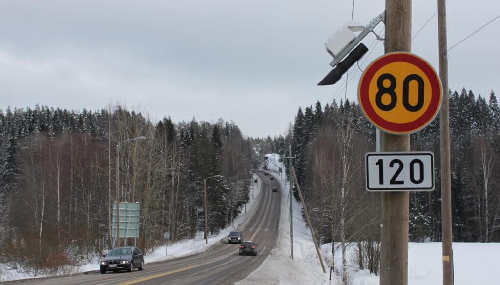 Testing Teconer road condition monitoring technology