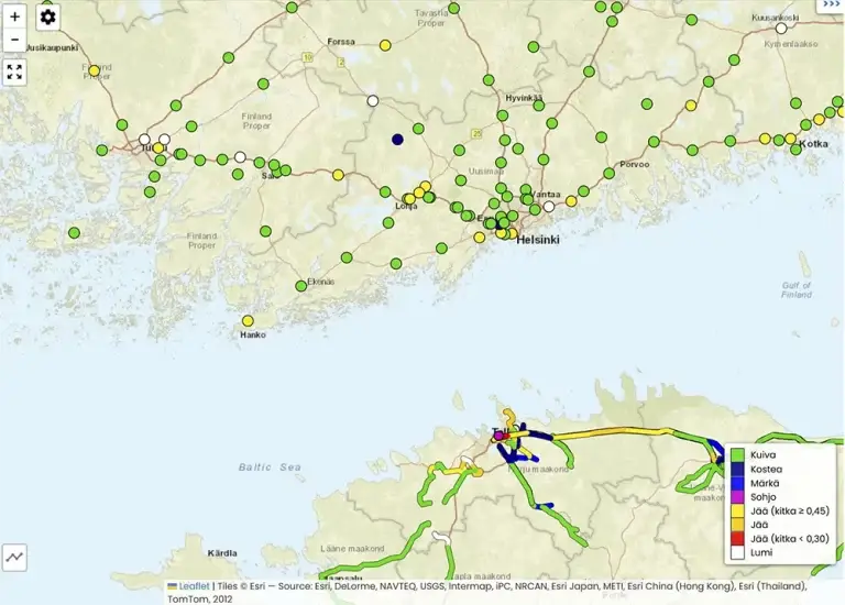 Mobile Road Condition Map™ showing road data from RCM511 and RCM411 sensors and road weather stations on Teconer Roadweather Online.