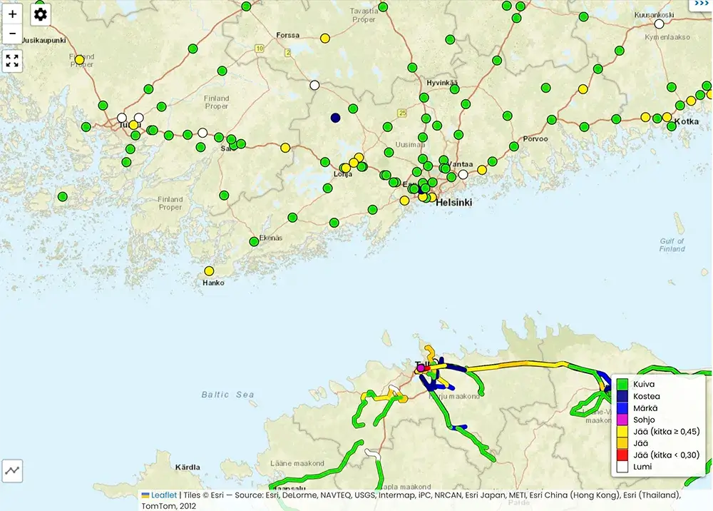 Mobile Road Condition Map™ showing road data from RCM511 and RCM411 sensors and road weather stations on Teconer Roadweather Online.